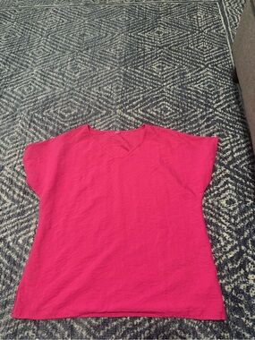Women’s V-Neck Short Sleeve Blouse in Bright Pink